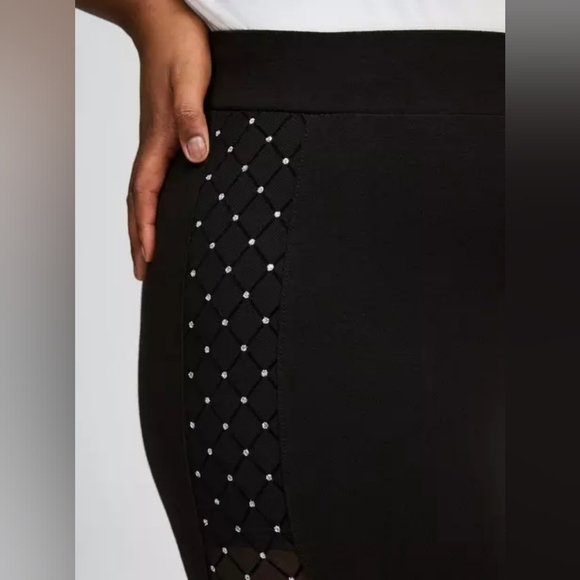 Torrid Full-Length Inset Legging with Polka Dots - Black - NWT - Size 4 - Picture 3 of 4